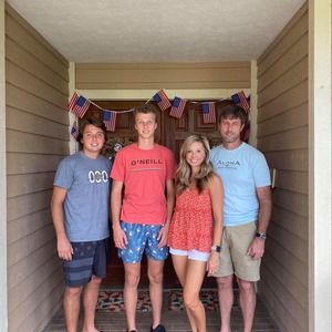 Meet your Posher, Alexis